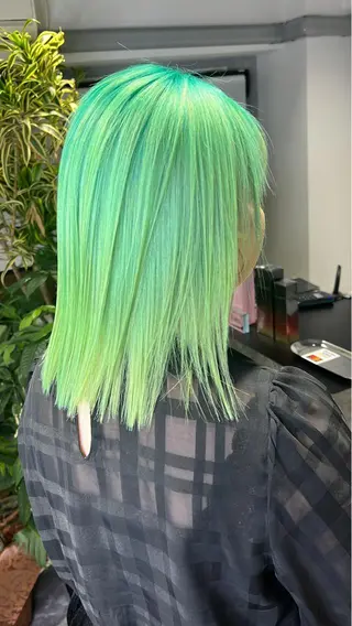 ショート カラー mimiiy梅田 中崎町ハイトーンのヘアスタイル