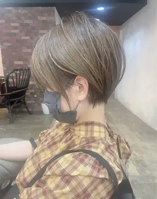 ショート カラー パーマ ヘアアレンジ キッズ ネイル マツエク・マツパ アイブロウ 髪質改善✨ハツメイ オグ✂️のヘアスタイル