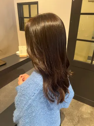 カラー 朝海 明華のヘアスタイル