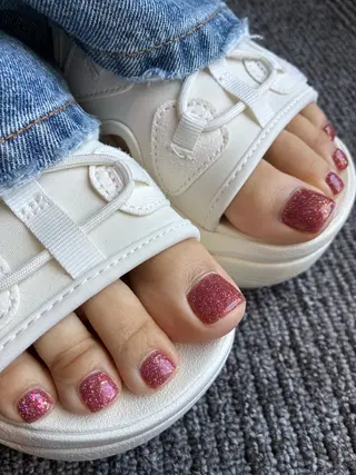 ネイル 13日3980円‼️ マグもデザインも◎のネイルデザイン