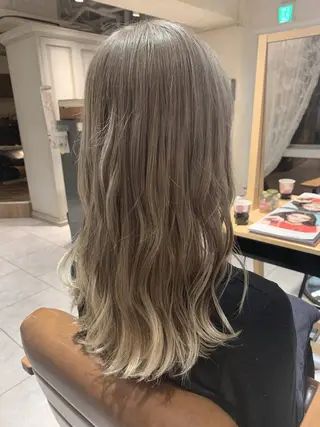 ロング カラー 浅沼 久瑠美のヘアスタイル