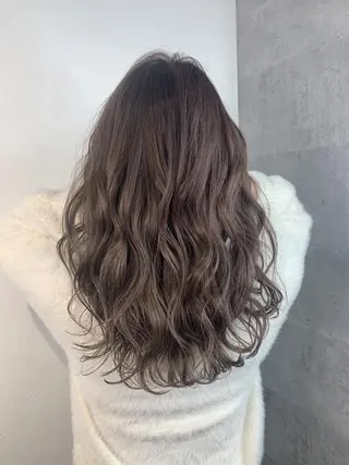 セミロング ＿WHITE鳳店 アンダーバーホワイトのヘアスタイル