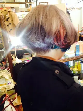 ショート カラー ブルーヘブン TAKESHIのヘアスタイル