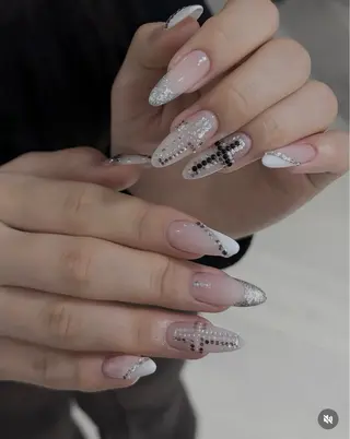 ネイル Hina 池袋 長だしチップ専門店のネイルデザイン