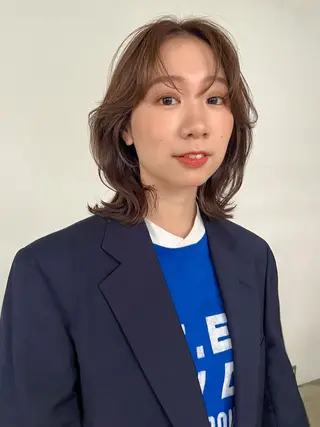 ミディアム カラー 顔周りレイヤー🌈 透明感カラ⭐️RENのヘアスタイル