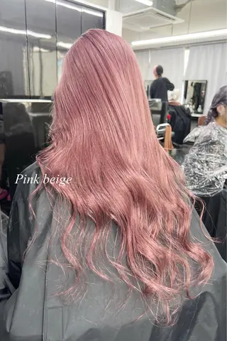 ロング カラー シールエクステ特化 ハイトーン、NANAのヘアスタイル
