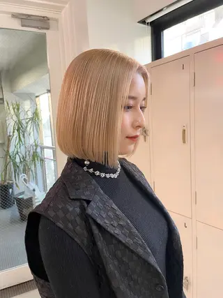 ショート カラー ハイトーン/レイヤー ハッシュカット/牧原のヘアスタイル