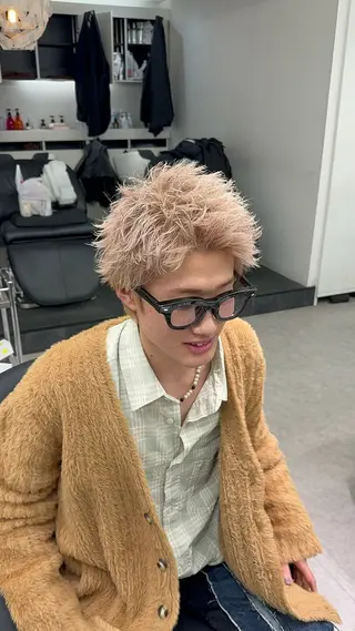 ショート カラー メンズ ハイトーン特化🌟 カワシマシュンスケのヘアスタイル