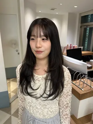 ロング カラー 安丸 結夏のヘアスタイル