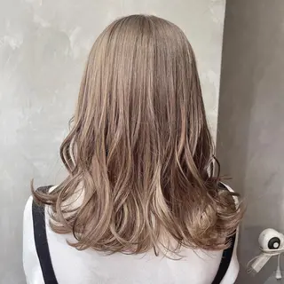 セミロング カラー 梅田美容室 山崎海波のヘアスタイル