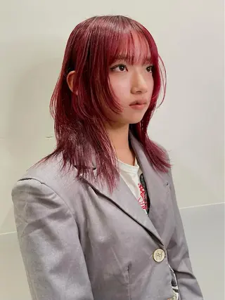 ミディアム カラー SALOWIN所属・ブリーチ✨ ボブ🪢レイヤーのヘアスタイル