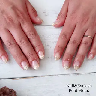 ネイル Petit Fleur所属・青柳 亜梨奈のマツエク・マツパデザイン