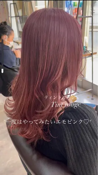 ロング メンズバレイヤージュ 斉藤春のヘアスタイル