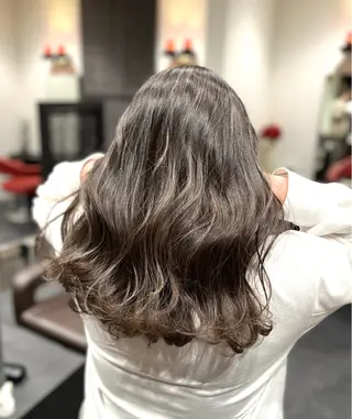 カラー 橋本 風花のヘアスタイル