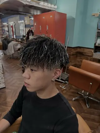 パーマ メンズ hair CROWN所属・メンズ特化型美容師 髙橋玲生/フェードのヘアスタイル