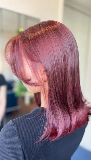 ミディアム W_SALON ［触れたくなる艶髪］のヘアスタイル