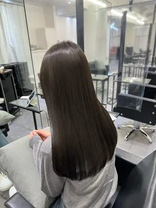 ロング カラー elu by AHNKISM所属・艶髪/ 透明感カラーのヘアスタイル