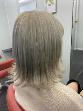 ミディアム カラー メンズ 🌟ブリーチ特化型 ハイトーンカラー🌟のヘアスタイル