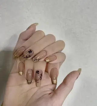 ネイル RAFFINE haru🦋🩵のネイルデザイン