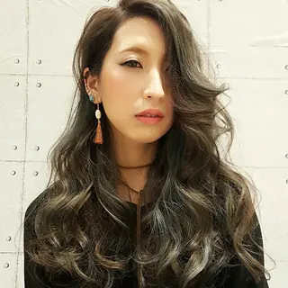 ロング カラー ヘアアレンジ 秋山 幸太のヘアスタイル