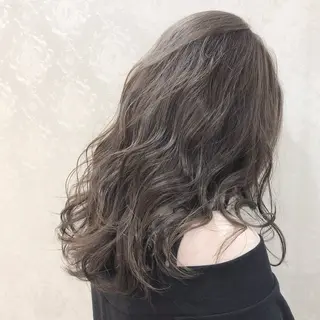 ロング ミツイシ ユウワのヘアスタイル