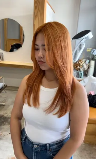 カラー miloc himekaのヘアスタイル