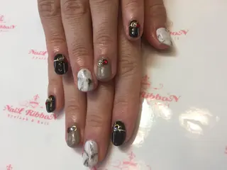 ネイル ネイルリボン 受付スタッフのネイルデザイン