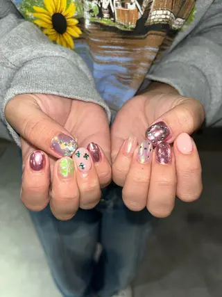 ネイル 🪐富島彩夏 /海外nail🪐のネイルデザイン