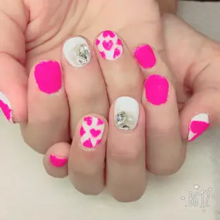 ネイル THECOLORS所属・近貞 莉奈のネイルデザイン