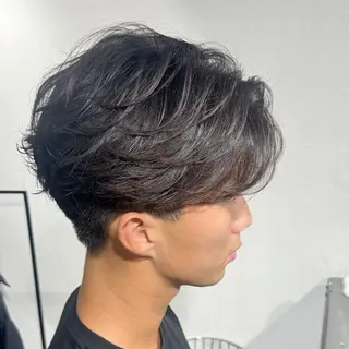 メンズ 表参道フェザーパーマ ニュアンスパーマのヘアスタイル