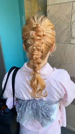 ロング ヘアアレンジ 吉野 華乃のヘアスタイル