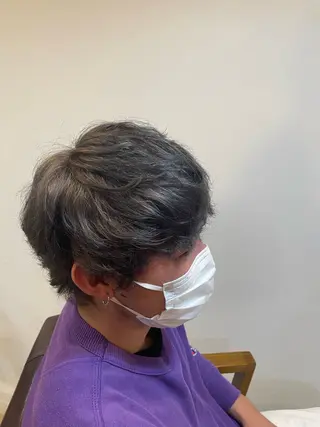 カラー 手塚 由佳のヘアスタイル