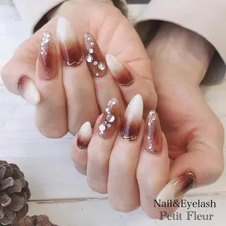 ネイル Petit Fleur所属・青柳 亜梨奈のマツエク・マツパデザイン