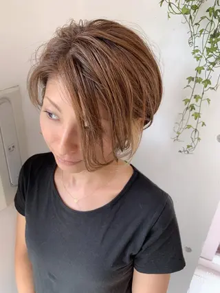 ショート カラー 白髪ぼかしハイライト 柳川拓哉のヘアスタイル