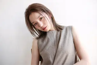 ミディアム カラー GRIP/マンツー マンサロンのヘアスタイル