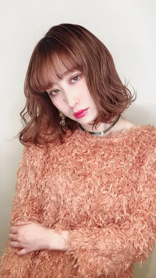 ミディアム カラー ウルフカット／吉村 桃子のヘアスタイル