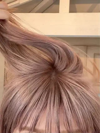 カラー ハイトーン／暖色 👩🏼HONOKAのヘアスタイル