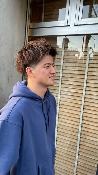 ショート カラー メンズ 椿 大輔のヘアスタイル