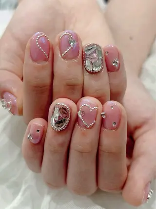 ネイル Zir nail 津田沼店所属・☁️ ゆい 🧸💛のネイルデザイン