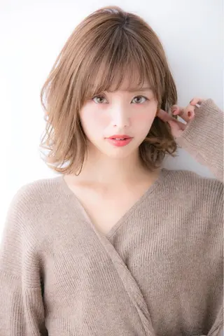 ミディアム コテ巻き風パーマ💛 池袋のヘアスタイル