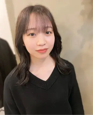 ミディアム カラー 東村 桃花のヘアスタイル