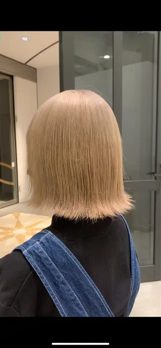 ミディアム カラー サロウィン(SALOWIN)原宿iori店所属・れい🫧 ハイトーン特化のヘアスタイル