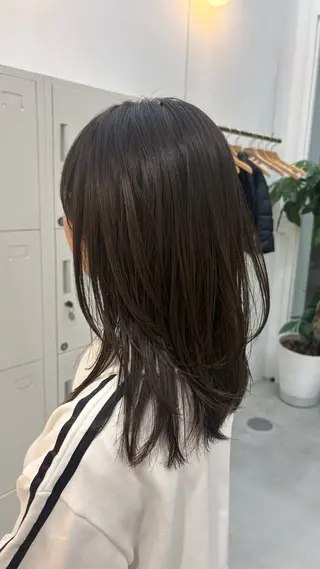 セミロング 彦坂 柚羽のヘアスタイル