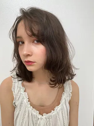 ミディアム カラー パーマ ヘアアレンジ メンズ キッズ ネイル マツエク・マツパ モリモト サナのヘアスタイル