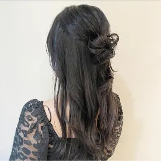 ロング カラー ヘアアレンジ 伊藤 玲衣のヘアスタイル