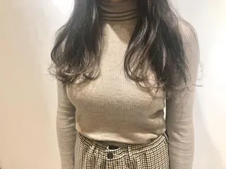 ロング カラー 江原 彩華のヘアスタイル