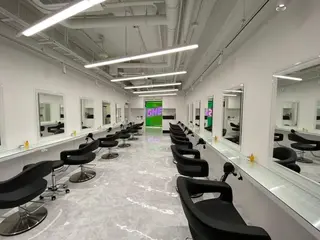 カラー 🪞SHE池袋 Official🪞のヘアスタイル