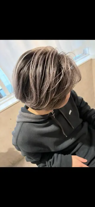 カラー Seleneコウキ ブリーチ/ハイトーンのヘアスタイル