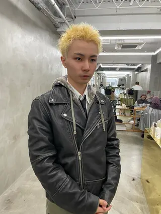 ショート カラー メンズ スパイラルパーマ 🌐hina⭐️のヘアスタイル