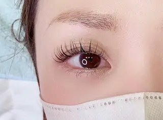 マツエク・マツパ Aina Nail&Eyelash 秋葉原店所属・藤田 小綺のマツエク・マツパデザイン